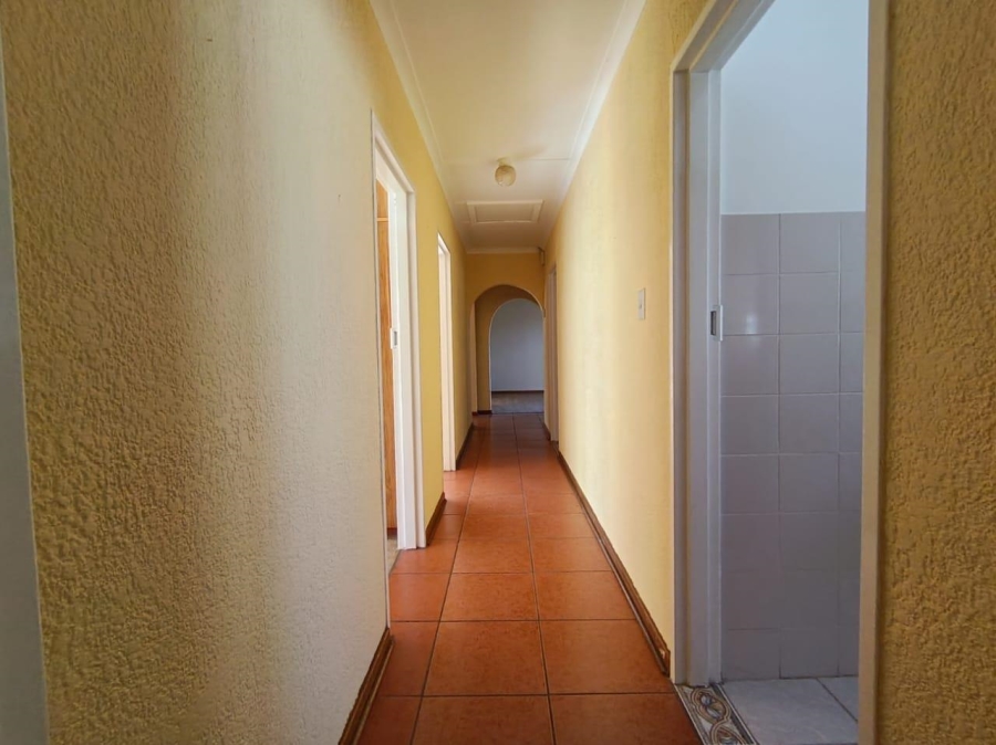 5 Bedroom Property for Sale in Universitas Ridge Free State